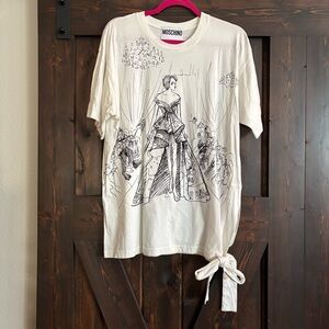 ❗️FINAL❗️Moschino Couture Runway Sketch Short Sleeve White and Black Graphic Tee